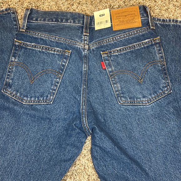 Levi’s high rise Wedgie straight size 24 - Picture 8 of 10